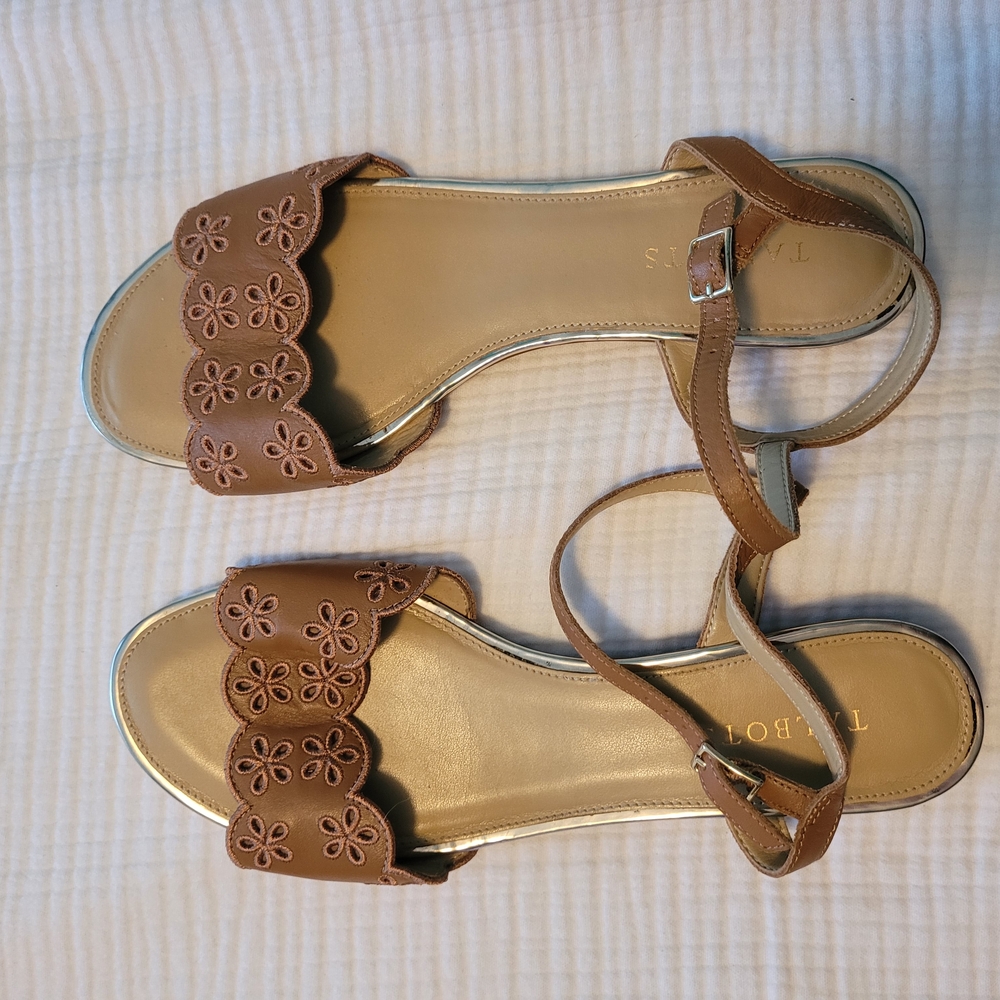 Talbots NWOT Tan Floral Sandals